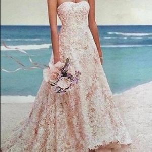 Wedding dress Oleg Cassini size 4